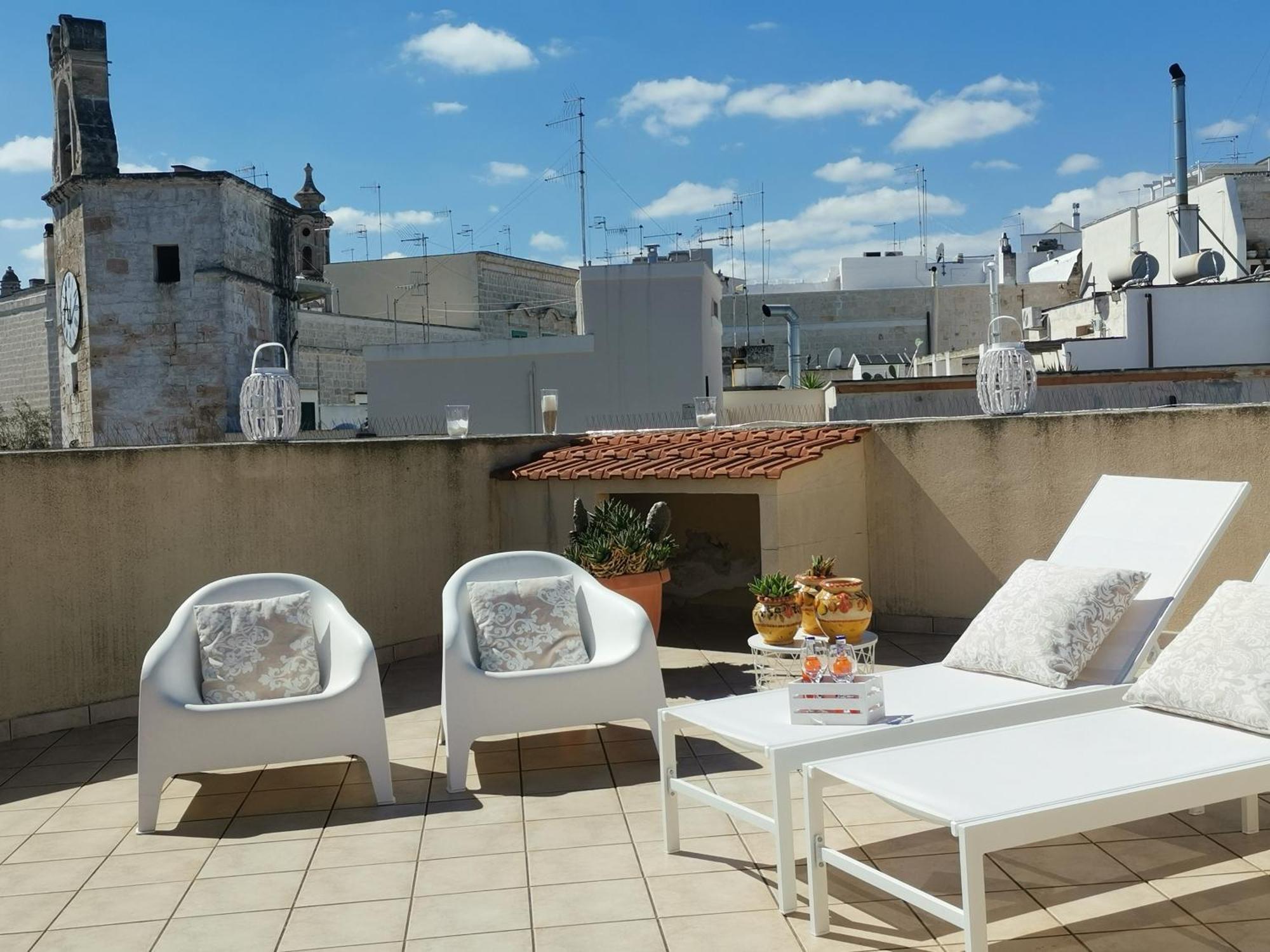 Palazzo Venezia - Luxury Holiday Rooms Монополи Экстерьер фото